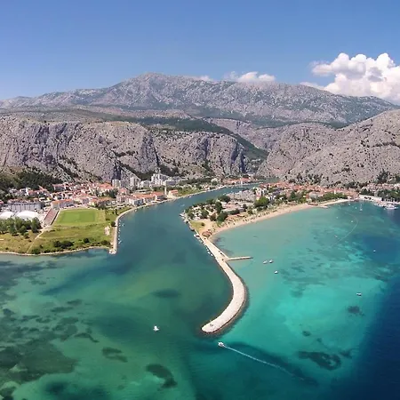 Apartments With Hot Tub Omis - 20689