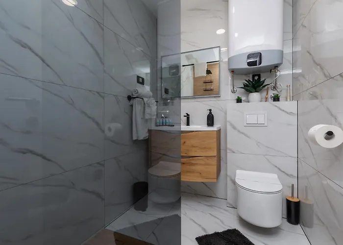 With Parking Space - 20689 Omiš