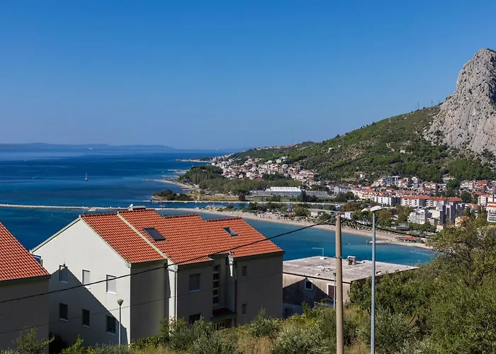 With Parking Space - 20689 Omiš