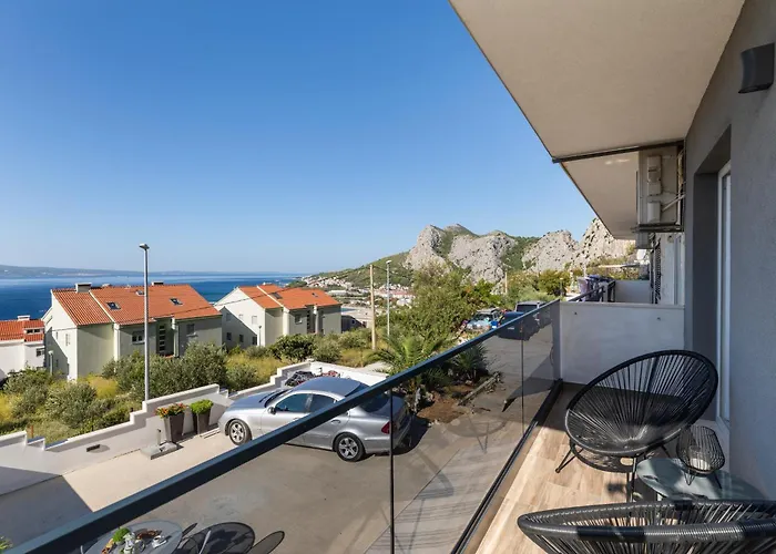 Apartamento With Parking Space - 20689 Omiš